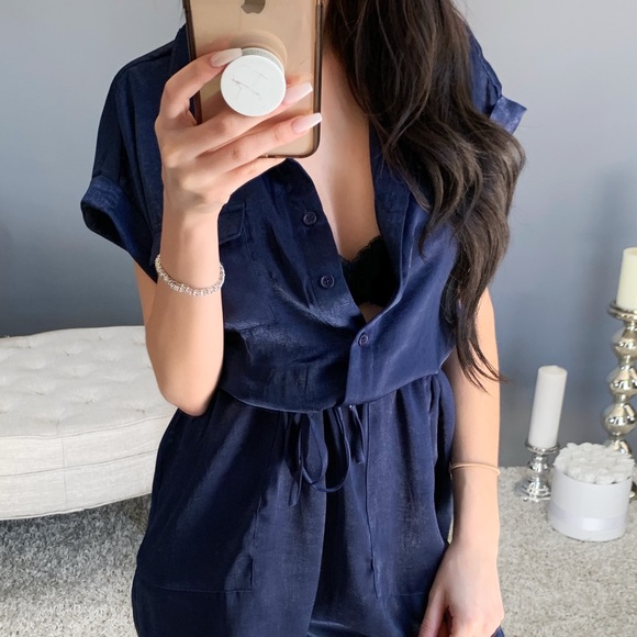 ARI in Black & White - Picture 6 of 6